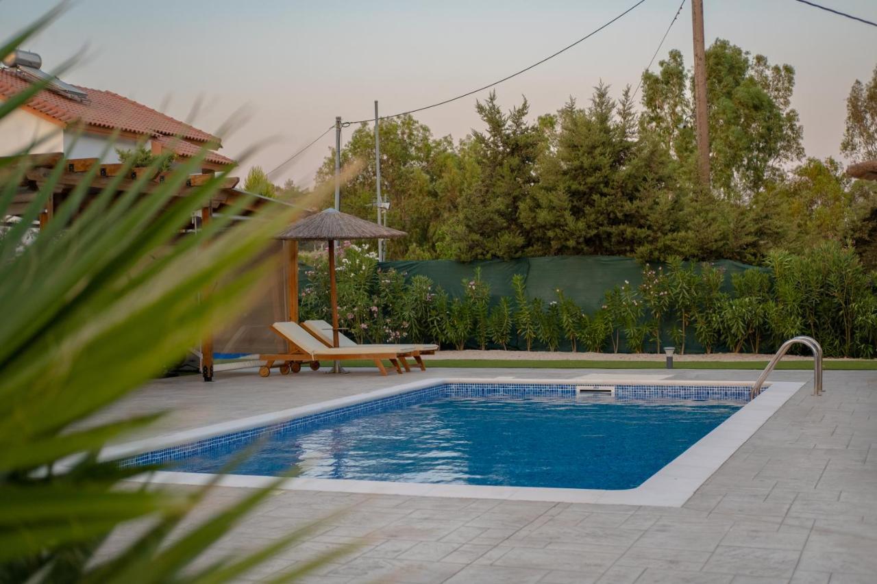 Sun's Reach Villa Tsairi
