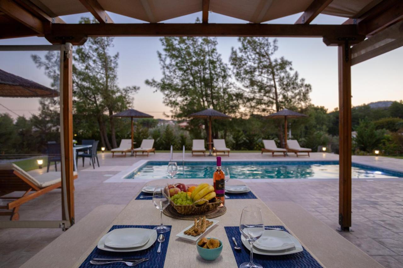 Sun's Reach Villa Tsairi